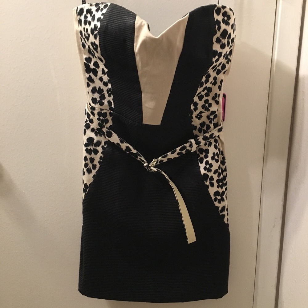 Forever 21 *Twist* strapless dress